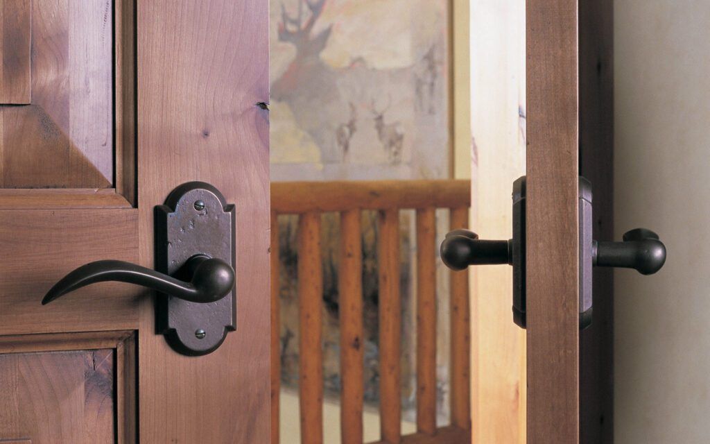 Interior door with lever-set hardware